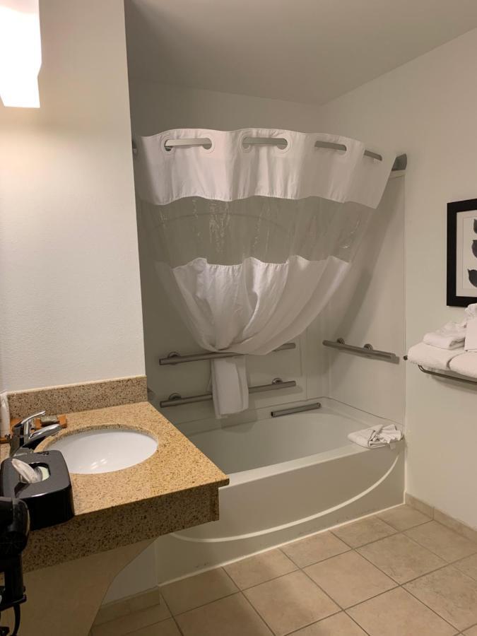Country Inn & Suites By Radisson, Madison West, Wi Мидълтън Екстериор снимка