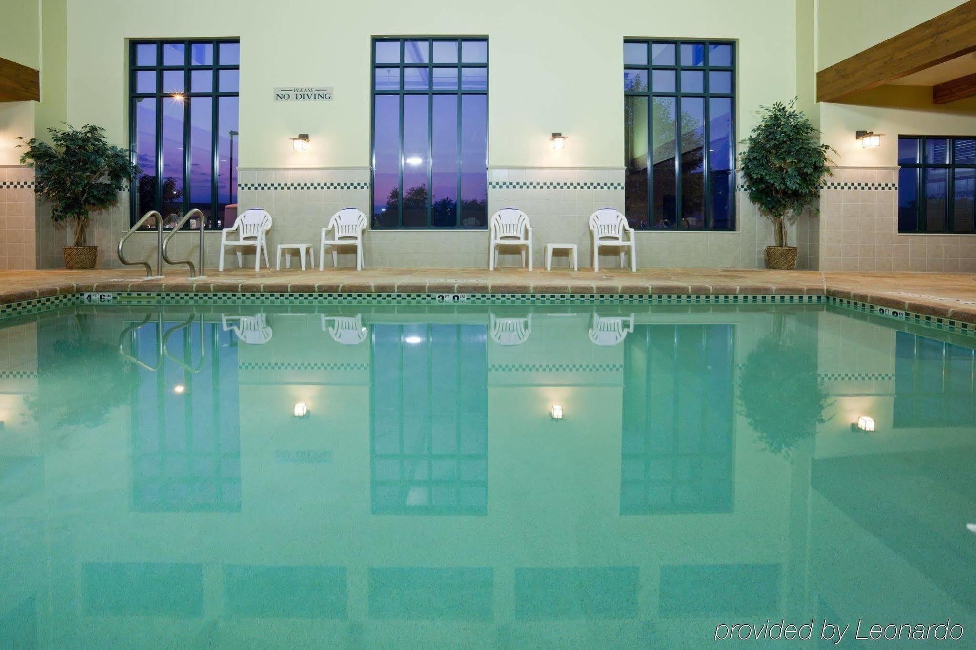 Country Inn & Suites By Radisson, Madison West, Wi Мидълтън Съоръжения снимка